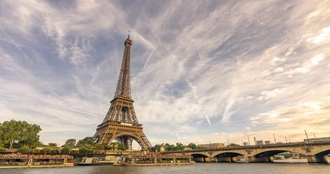 Eiffel Tower Timelapse 4k in Paris with Clouds Moving Video stock 99001045