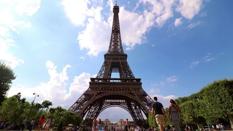 EIFFEL TOWER TIMELAPSE - Paris - STRAIGHT ON Stock Footage 76257188