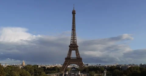 Eiffel Tower (Tour Eiffel) captured from Trocadero terrace in Paris, France Video stock 304431331