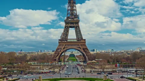 Eiffel tower from Trocadero square. Timelapse Stock Footage 320417300