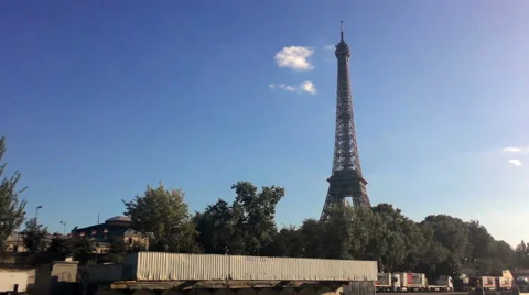 Eiffel Tower View From Seine River 動画素材 68096391