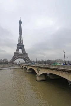 Eiffel Tower Winter 스톡 사진