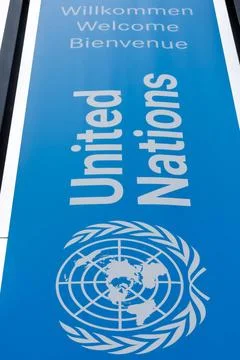  Ein Banner der Vereinten Nationen vor dem UN Campus in der UNO-Stadt Bonn... Stock Photos