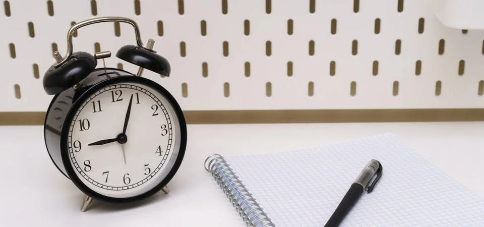 Ein schwarzer Wecker ein schwarzer Wecker Copyright: xZoonar.com/Ekaterina... Stock Photos