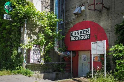 Einmalig in MV: Bunker als Partylocation in Rostock - 07.07.2021: Mit über.. Stock Photos