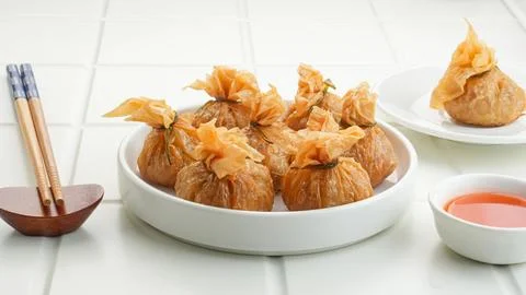 Ekado, deep fried crispy wonton, money bag or golden bag Stock Photos