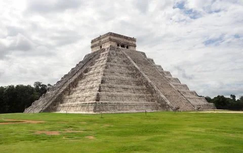 El castillo in chichen itza Stock Photos