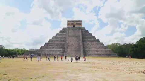 El Castillo or Kukulkan temple, also known as the Pyramid of Chichen Itza Stock Footage 155907255