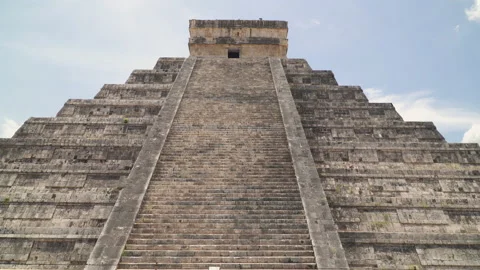 El Castillo or Kukulkan temple also known as the Pyramid of Chichen Itza Stock Footage 156480017