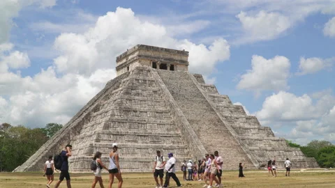 El Castillo or Kukulkan temple also known as the Pyramid of Chichen Itza Stock Footage 157673346