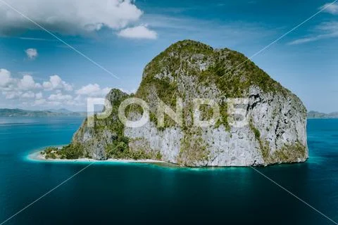 El Nido, Palawan, Philippines. Pinagbuyutan Island from aerial drone perspective Stock Photos