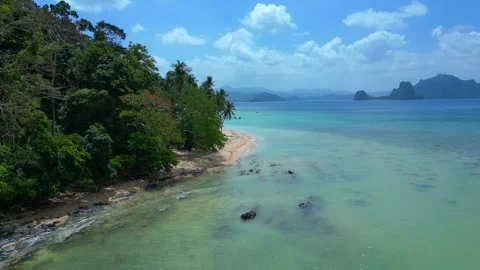 El Nido Pepito Beach Palawan island tropical paradise. Smooth aerial view drone Video stock 344623916
