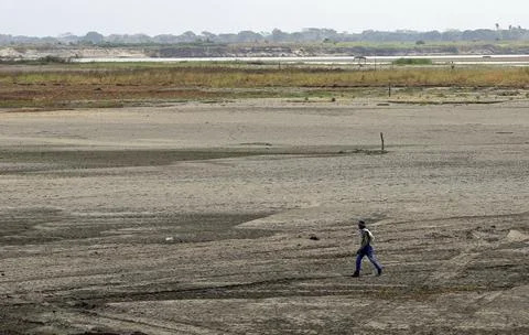 El Nino climate pattern dries up drinking water sources in northern Colombia, Ca Foto stock