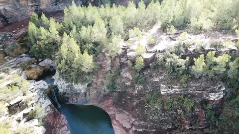 El posso negro waterfall Stock Footage 86564621