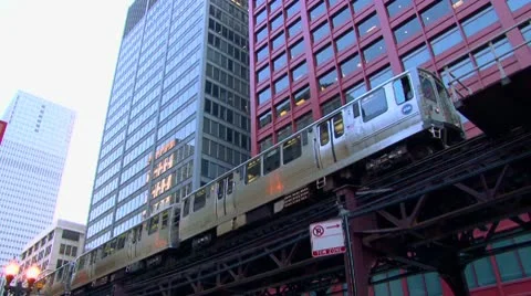 El Train Stop and Go Stock-Footage 10687041