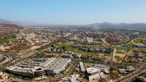 EL TULE BEACH LOS CABOS BCS MEXICO-2023: An Aerial View Of A City With Mountains Vídeos de archivo 245856571