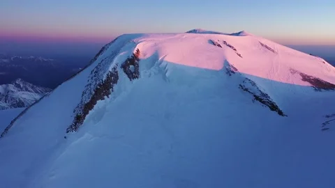Elbrus Wastern summit Stock-Footage 197269199