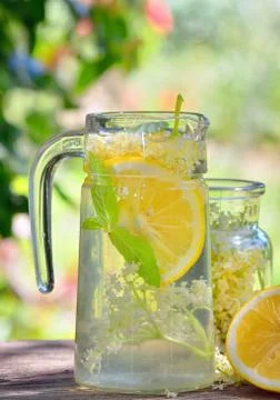 Elder lemonade with lemon Free Stock Photos