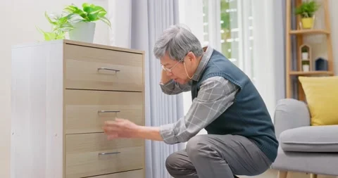 Elder man has memory error Stock Footage 167531779