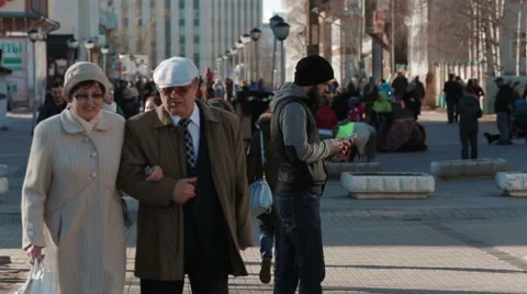 Elderly couple walking Stock Footage 49098959