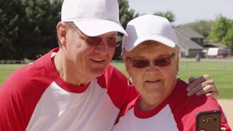 Elderly friends taking a selfie Video stock 80133763