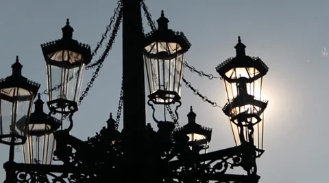 Elderly glowing streetlight lamp. Refocus the lens. Stock Footage 33942745