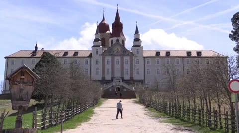 Elderly Man going to the Sanctuary Video stock 49679964