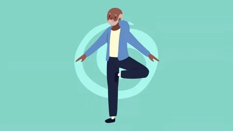 Elderly man practicing tree yoga pose in studio for health and wellness ani.. 库存影片 338422412