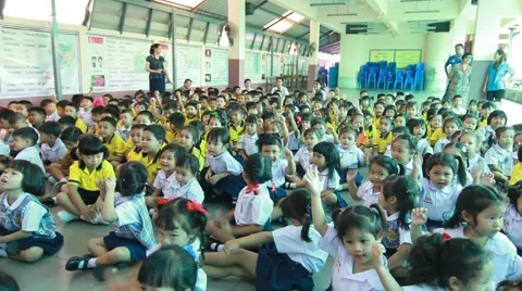 Election Leader Student in Elementary school, Students cheered the vote count Stock Footage 50861011