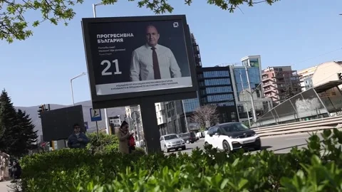 Electoral atmosphere in Sofia two days before the parliamentary elections, Sofía Video stock 332937153
