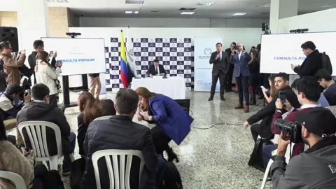Electoral authority asks the judiciary to decide whether Petro's referendum can  Vídeos de archivo 311484596