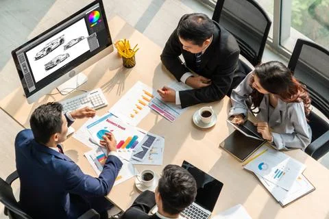 Electric car design software on computer screen show simulation blueprint snugly Stock-Fotos