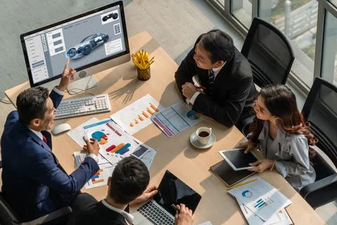 Electric car design software on computer screen show simulation blueprint snugly Foto stock