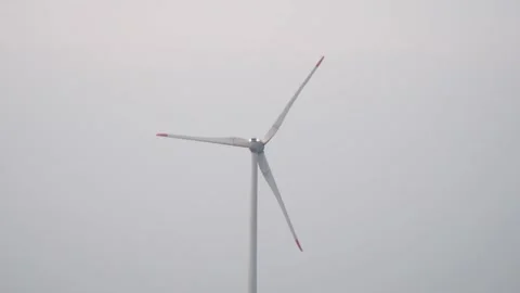 Electric generator windmill rotating under wind effect. Stock Footage 140390618