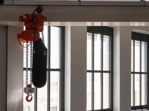 Electric hoist on a ceiling Stock-Fotos