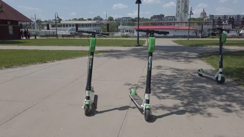 Electric Scooters Stockbeeldmateriaal 109382293