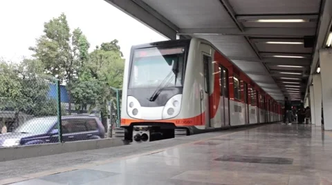 Electric Train 库存影片 41458894