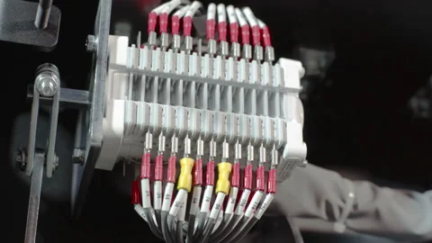 Electric wire connector interface in Automatic vacuum circuit breaker, fuses in 스톡 동영상 117063127