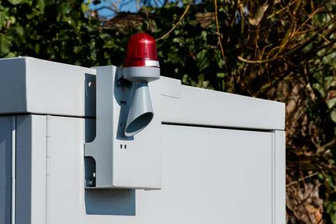 Electrical box with a warning light and sound device in the open air Stockfoto's
