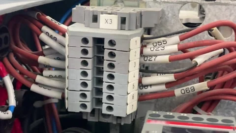 Electrical circuits in control boxes 動画素材 246994058