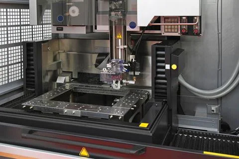 Electrical discharge machine Electrical discharge machine spark eroding wi... Foto stock
