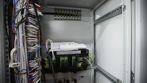 Electrical distribution panel Vídeos de archivo 194019346