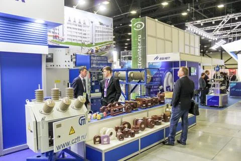 Electrical insulation elements on the stand. Stockfoto's