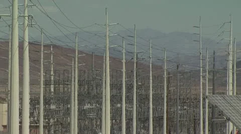 Electrical Power Poles with Mountains in the Background 스톡 동영상 18999829