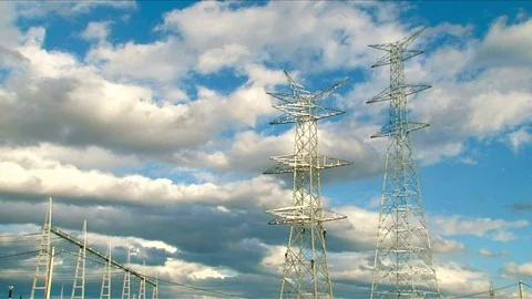 Electrical Towers with Workers Time Lapse 스톡 동영상 87104513