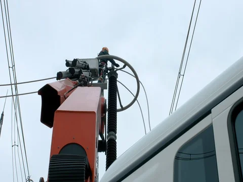 Electrical worker on substation Video stock 81378509