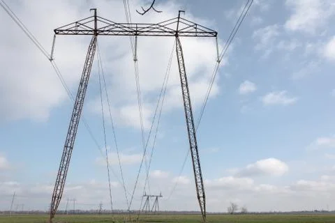 Electricity distribution. Pillars of high voltage in the Moldavian landscape. Stock-Fotos