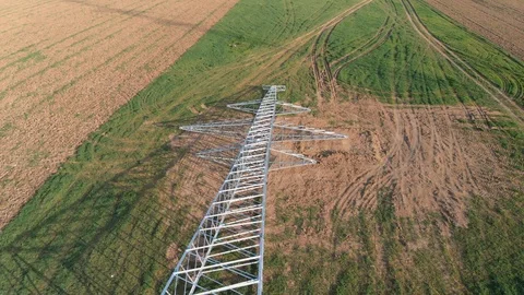 Electricity power tower on the ground.  Vidéo 127332249