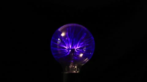 Electricity from a tesla coil based violet wand jumps to probe Stock Footage 46939205