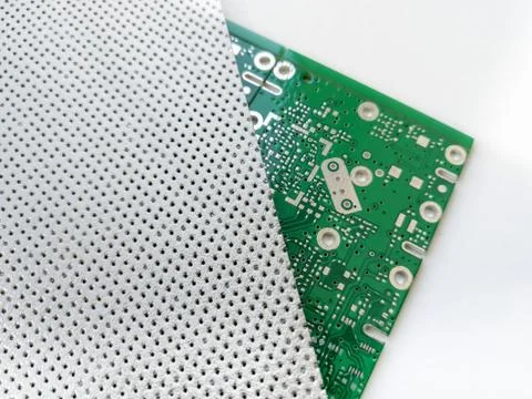 Electromagnetic field shielding of PCB using conductive fabric Foto stock